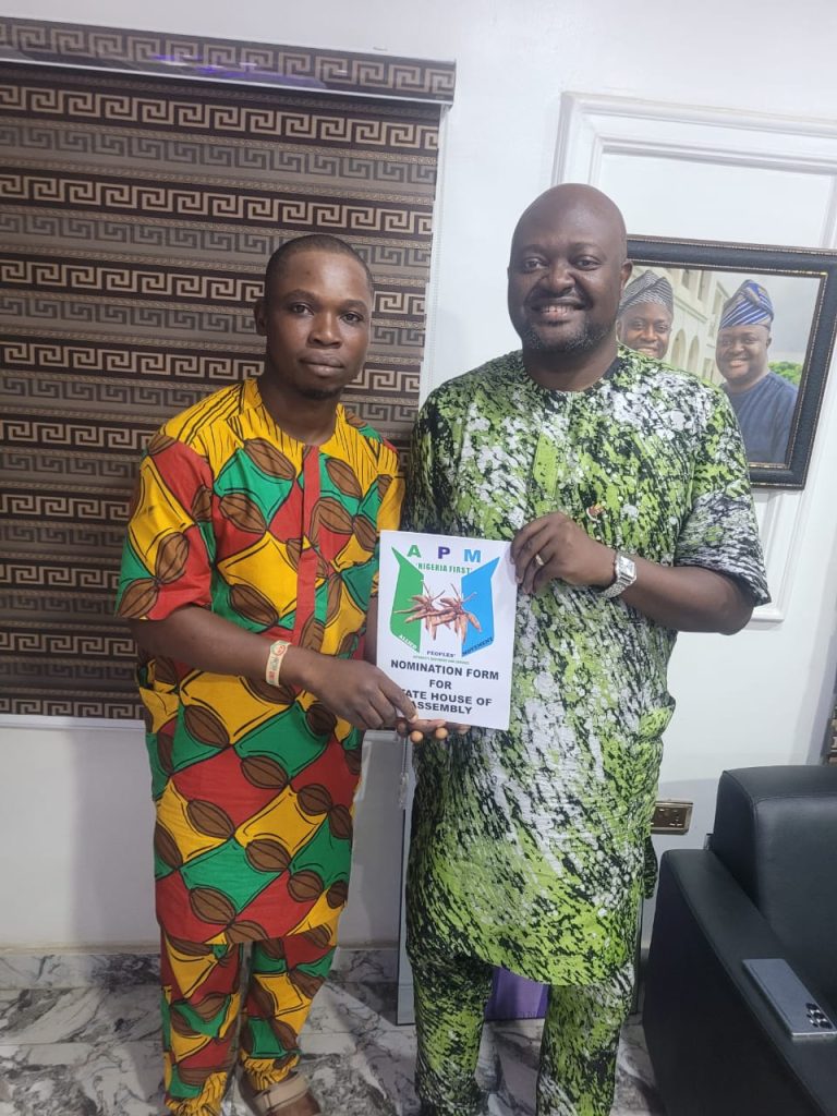 Lagelu Legislative Leader, Hon. Aduragbemi Idogbe Congratulates AKT on APM Nomination Form Purchase
